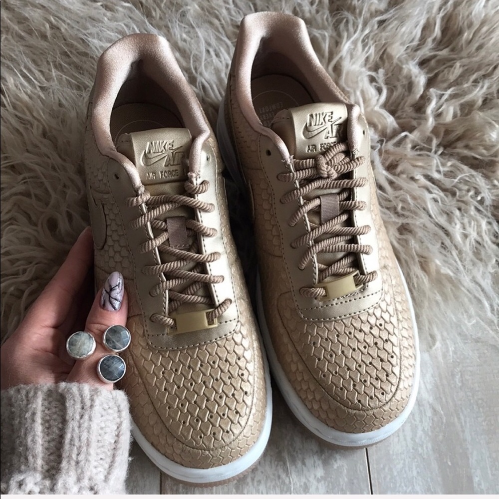 NWT Nike Air Force 1 upstep Premium Gold - Picture 3 of 8